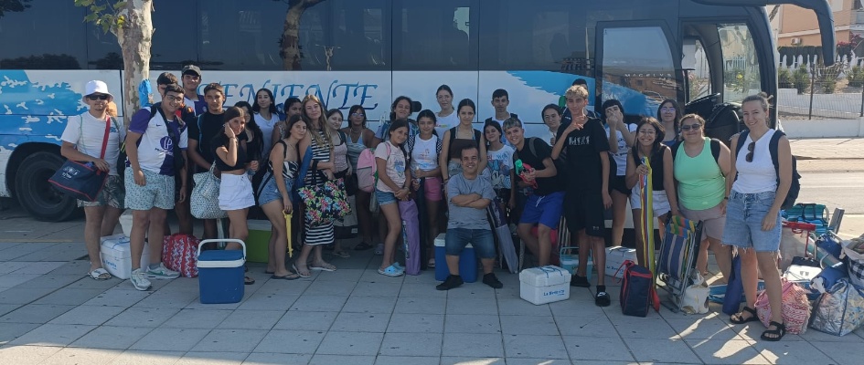 jovenes playa